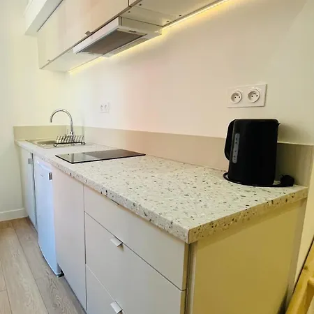 Massena - Et Vieux Pour 4 Personnes 니스